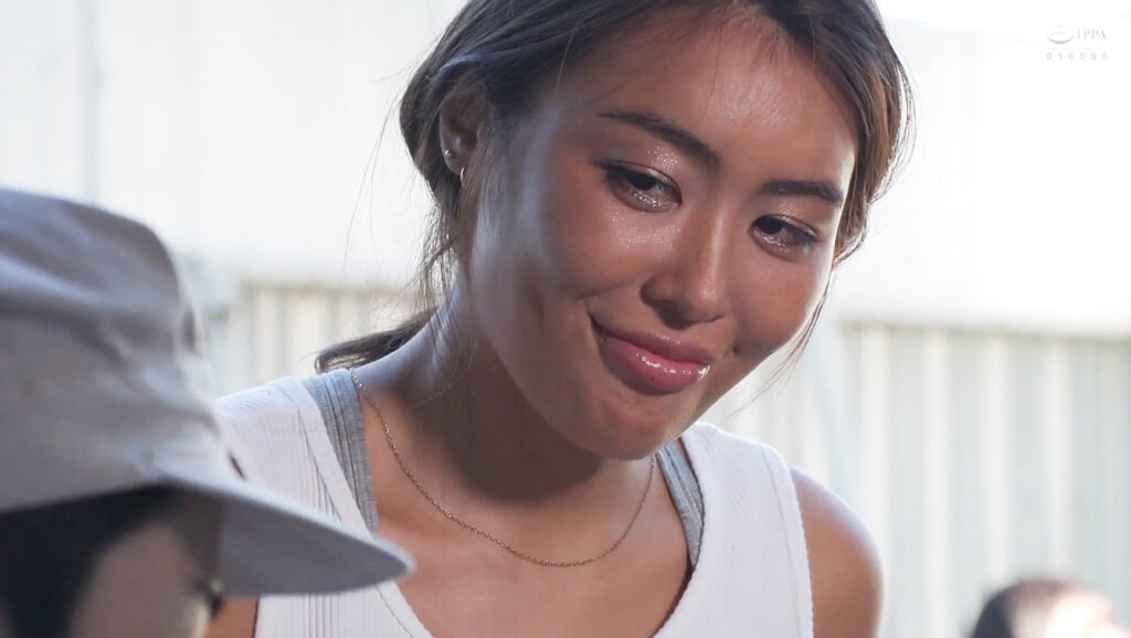 豪雨で現場から帰れない…姉御肌で男勝りなガテン系女上司の色っぽい濡れ髪にワゴン車が揺れるほどカーセク中出ししまくった 三岳ゆうな dvaj-673